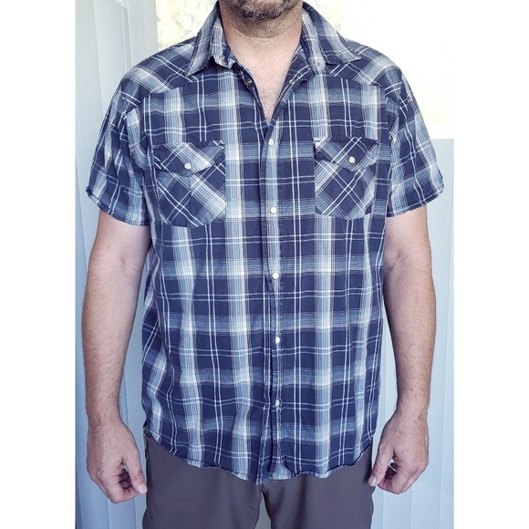 Old Navy Other - OLD NAVY blue plaid pearlized snap front shirt XL